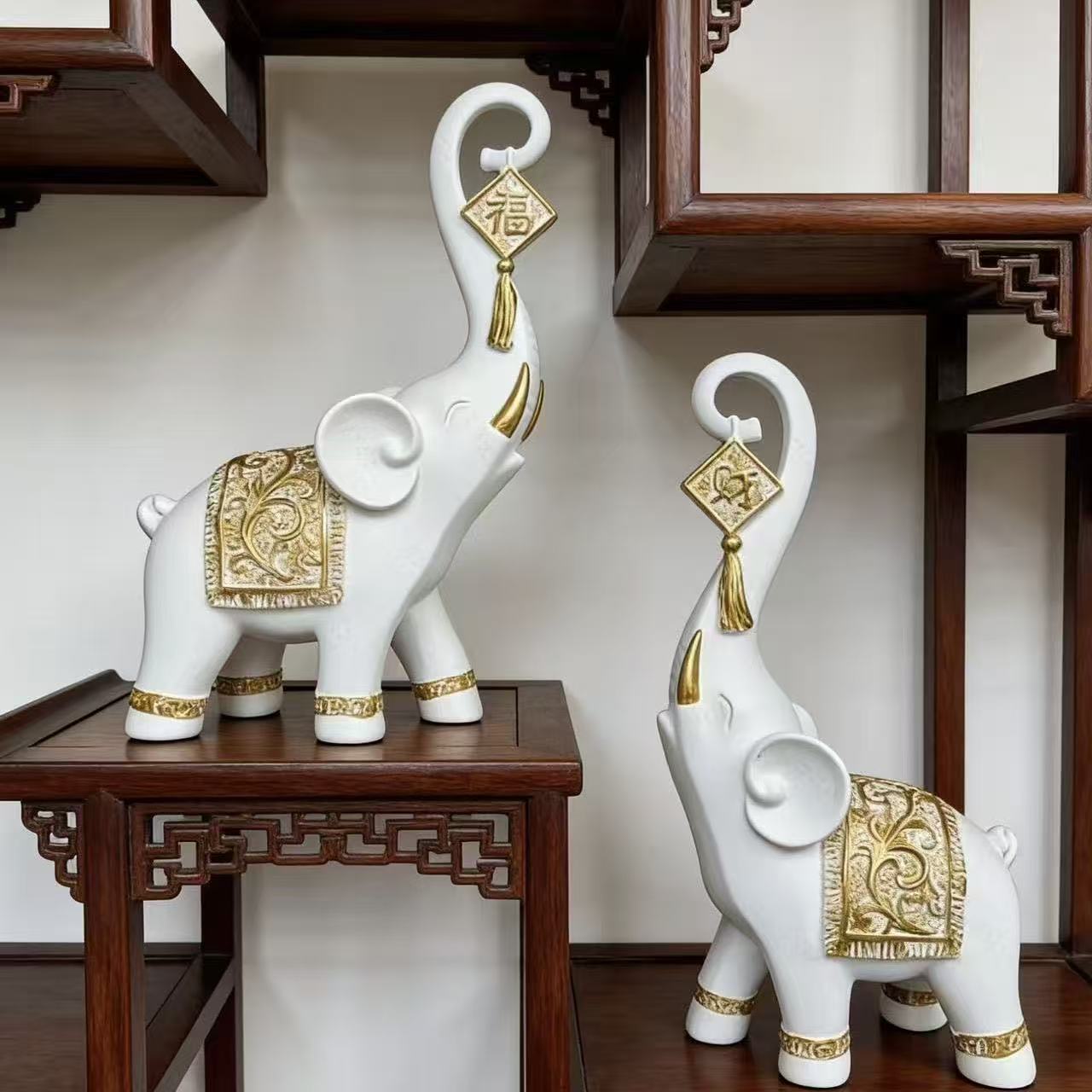 Um Par de Estatuetas de Elefan - Resin Art Wedding Gift avaliação e preço